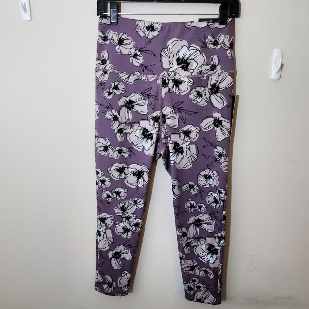 Kay Unger purple floral active athletic leggings size large new!!! Worn once.